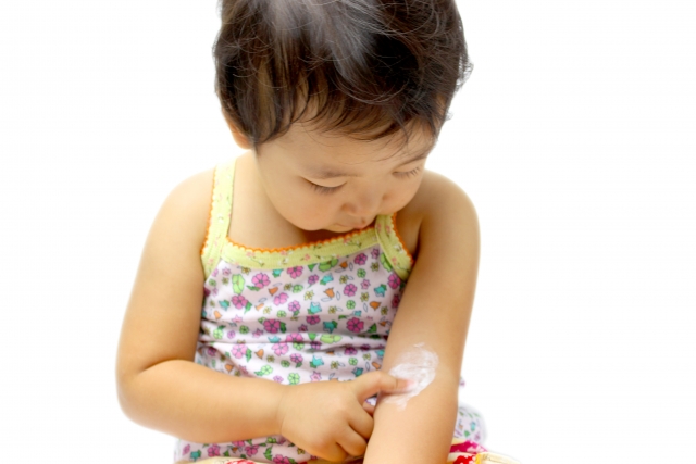 【アトピー性皮膚炎】幼児・幼少、思春～成人期、中年～高齢期　年代・症状別、漢方の使い方